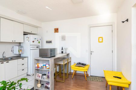 Sala de apartamento para alugar com 1 quarto, 34m² em Vista Alegre, Rio de Janeiro