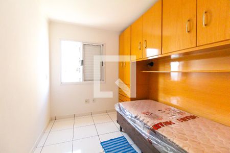 Quarto 1 de apartamento para alugar com 2 quartos, 55m² em Vila Carmosina, São Paulo