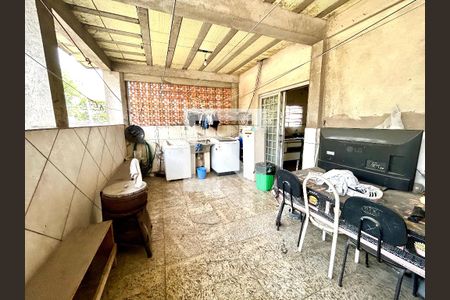Área de Serviço de casa para alugar com 3 quartos, 150m² em Jardim Santa Francisca, Guarulhos