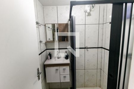 Banheiro de apartamento para alugar com 2 quartos, 48m² em Parque Munhoz, São Paulo