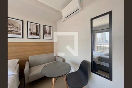 Quarto de kitnet/studio para alugar com 0 quarto, 24m² em Vila Cordeiro, São Paulo