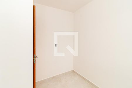 Quarto 2 de casa de condomínio para alugar com 2 quartos, 38m² em Vila Isolina Mazzei, São Paulo