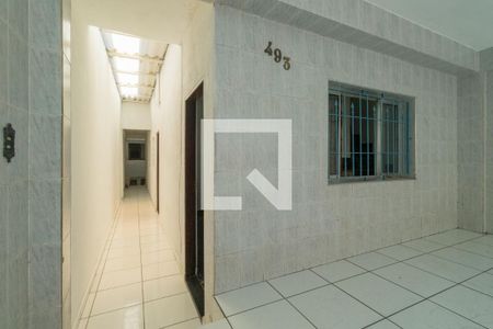 Corredor de acesso das Casas de casa à venda com 3 quartos, 170m² em Vila Industrial, São Paulo