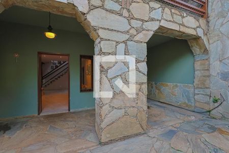 Entrada de casa à venda com 4 quartos, 388m² em Serra, Belo Horizonte