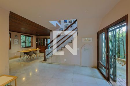 Sala de casa à venda com 4 quartos, 388m² em Serra, Belo Horizonte