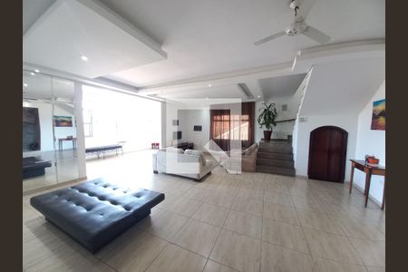 Sala de casa para alugar com 6 quartos, 700m² em Morro dos Barbosas, São Vicente