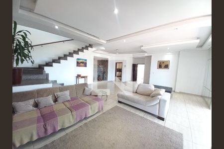 Sala de casa para alugar com 6 quartos, 700m² em Morro dos Barbosas, São Vicente