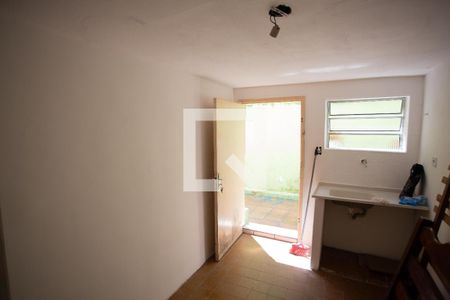 SALA E COZINHA de casa para alugar com 1 quarto, 60m² em Parque Sao Domingos, São Paulo