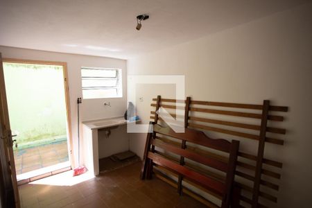 SALA E COZINHA de casa para alugar com 1 quarto, 60m² em Parque Sao Domingos, São Paulo