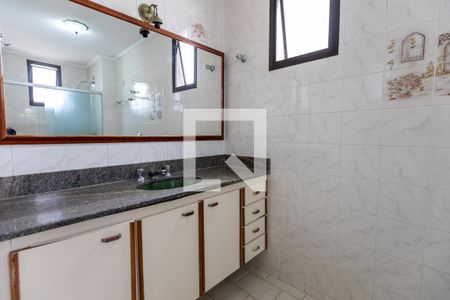 Banheiro da Suíte  de apartamento para alugar com 3 quartos, 174m² em Vila Itapura, Campinas