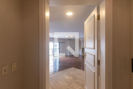 Hall de entrada de apartamento para alugar com 5 quartos, 240m² em Itaim Bibi, São Paulo