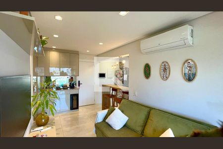 Sala de apartamento à venda com 2 quartos, 73m² em Cerqueira César, São Paulo