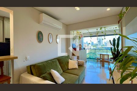 Sala de apartamento à venda com 2 quartos, 73m² em Cerqueira César, São Paulo