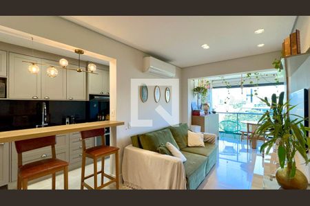 Sala de apartamento à venda com 2 quartos, 73m² em Cerqueira César, São Paulo