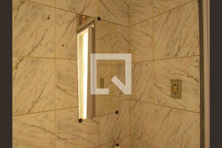 Banheiro de casa para alugar com 1 quarto, 36m² em Vila Osasco, Osasco