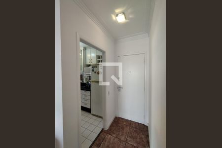 Entrada  de apartamento à venda com 3 quartos, 82m² em Vila Gumercindo, São Paulo