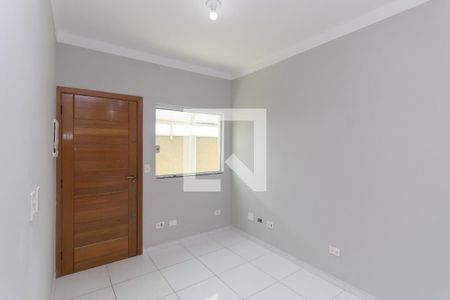 Sala de casa de condomínio para alugar com 2 quartos, 45m² em Vila Rosaria, São Paulo