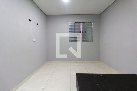 Quarto de casa para alugar com 1 quarto, 5m² em Jardim Santo Onofre, São Paulo