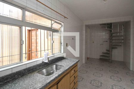 Cozinha de casa para alugar com 4 quartos, 192m² em Jardim Ivone, São Paulo