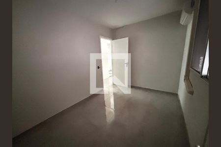 Quarto 1 de apartamento para alugar com 2 quartos, 43m² em Vargem Pequena, Rio de Janeiro