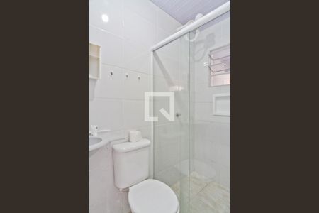 Banheiro de casa para alugar com 1 quarto, 25m² em Jardim Peri, São Paulo