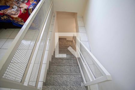 Escada de casa para alugar com 3 quartos, 180m² em Itatiaia, Belo Horizonte