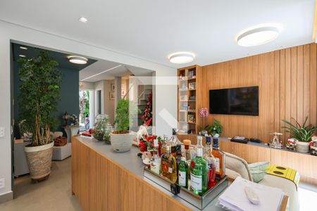 Sala de casa de condomínio para alugar com 4 quartos, 175m² em Jardim Monte Kemel, São Paulo