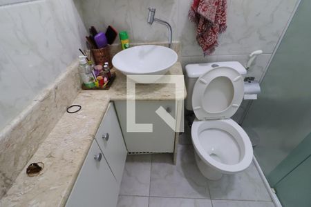 Banheiro de casa à venda com 2 quartos, 128m² em Veloso, Osasco