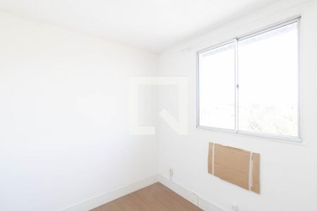 Quarto 2 de apartamento para alugar com 2 quartos, 45m² em Inhoaíba, Rio de Janeiro