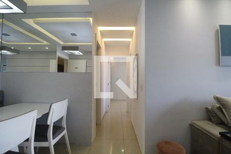 Sala - Corredor de apartamento para alugar com 2 quartos, 68m² em Jacarepaguá, Rio de Janeiro