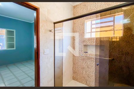 Banheiro da Suíte de casa para alugar com 3 quartos, 230m² em Jardim Fernandes, São Paulo