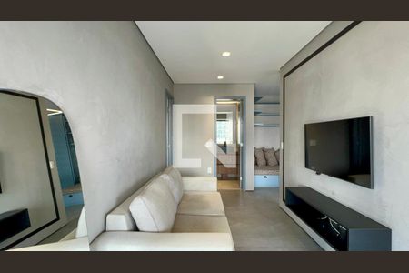 Sala de TV de apartamento à venda com 1 quarto, 71m² em Pinheiros, São Paulo