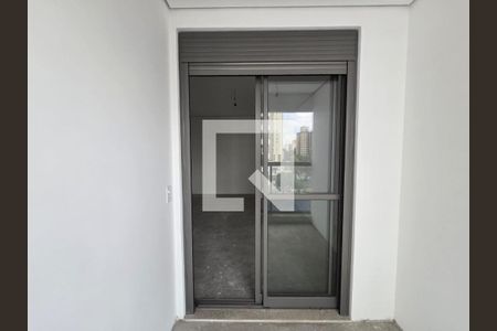 Suíte 1 Varanda com Vista para Piscina  de apartamento à venda com 3 quartos, 150m² em Centro, Guarulhos