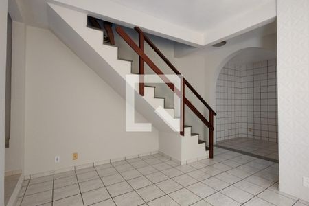 Sala de casa de condomínio para alugar com 2 quartos, 100m² em Taquara, Rio de Janeiro