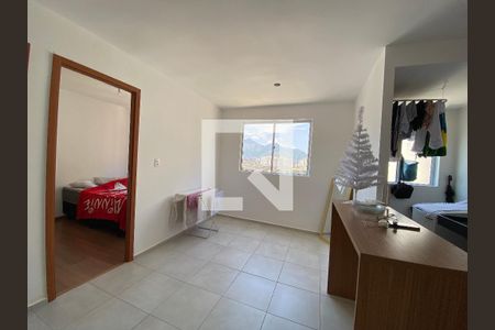 Sala de apartamento para alugar com 2 quartos, 42m² em Del Castilho, Rio de Janeiro