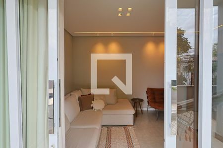 Sala de casa à venda com 3 quartos, 330m² em Nova Suíça, Belo Horizonte