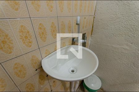 Banheiro de kitnet/studio para alugar com 1 quarto, 45m² em Vila Penteado, São Paulo