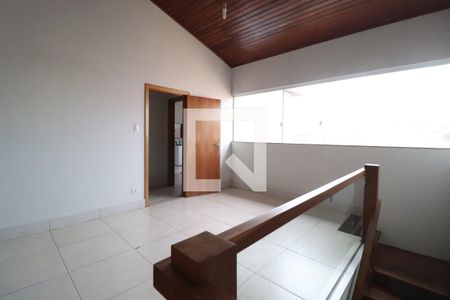 Sala 2 de casa para alugar com 5 quartos, 370m² em Jardim Europa, Uberlândia