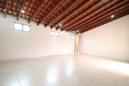 Sala 3 de casa para alugar com 5 quartos, 370m² em Jardim Europa, Uberlândia