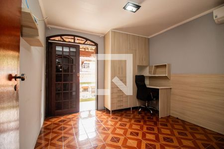 Quarto 1 de casa para alugar com 3 quartos, 300m² em Parque Santa Madalena, São Paulo