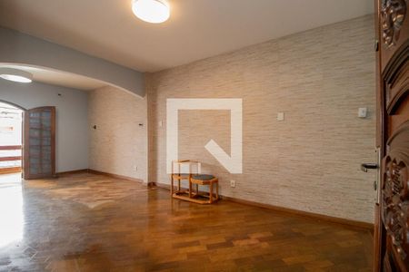 Sala de casa para alugar com 3 quartos, 300m² em Parque Santa Madalena, São Paulo