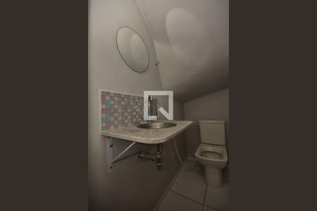 Lavabo de casa para alugar com 2 quartos, 97m² em Jardim Kuabara, Taboão da Serra