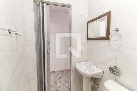 Banheiro de casa para alugar com 1 quarto, 40m² em Vila Verde, São Paulo