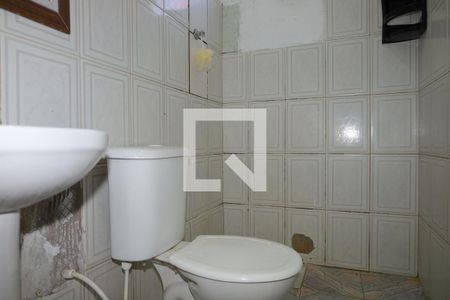 Banheiro de casa para alugar com 1 quarto, 40m² em Vila Verde, São Paulo