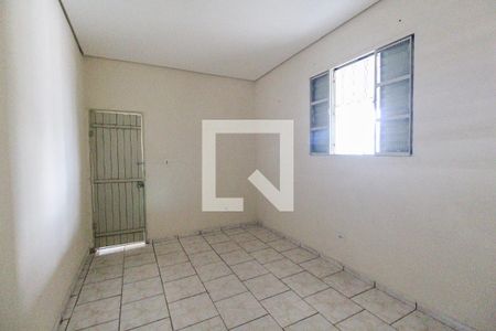 Quarto de casa para alugar com 1 quarto, 30m² em Jardim das Oliveiras, São Paulo