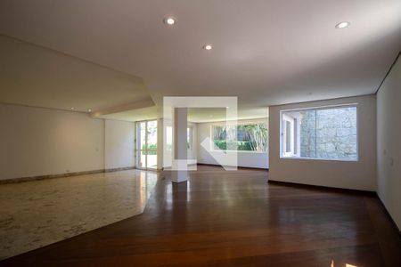 Casa à venda com 4 quartos, 750m² em Morumbi, São Paulo