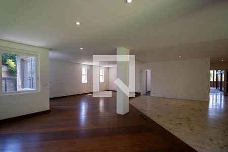 Casa à venda com 4 quartos, 750m² em Morumbi, São Paulo