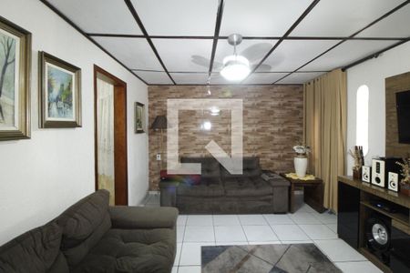 Sala de casa à venda com 2 quartos, 150m² em Rubem Berta, Porto Alegre