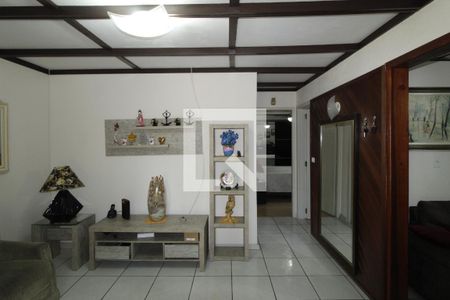 Sala de casa à venda com 2 quartos, 150m² em Rubem Berta, Porto Alegre
