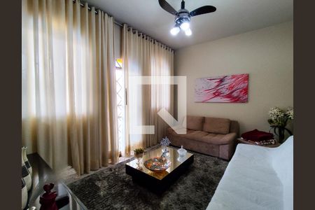 Sala de casa à venda com 3 quartos, 231m² em Salgado Filho, Belo Horizonte